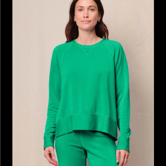 Stateside Tops - NWOT Stateside Softest Fleece Raglan Side Slit Sweatshirt - kelly green